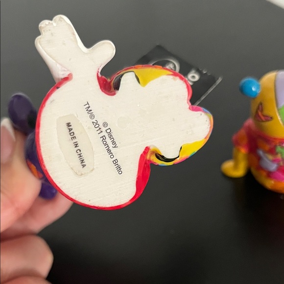 Britto Disney Colorful Winnie the Pooh and Minnie Mouse Figurines - Picture 5 of 8